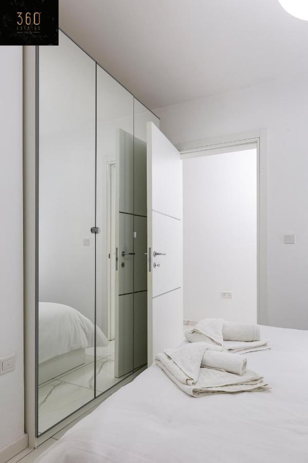 Modern & Spacious In The Heart Of By 360 Estates Apartment